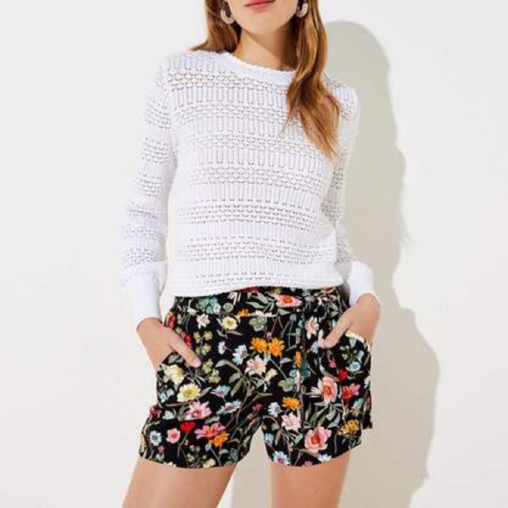 Loft floral black red short pockets size 4